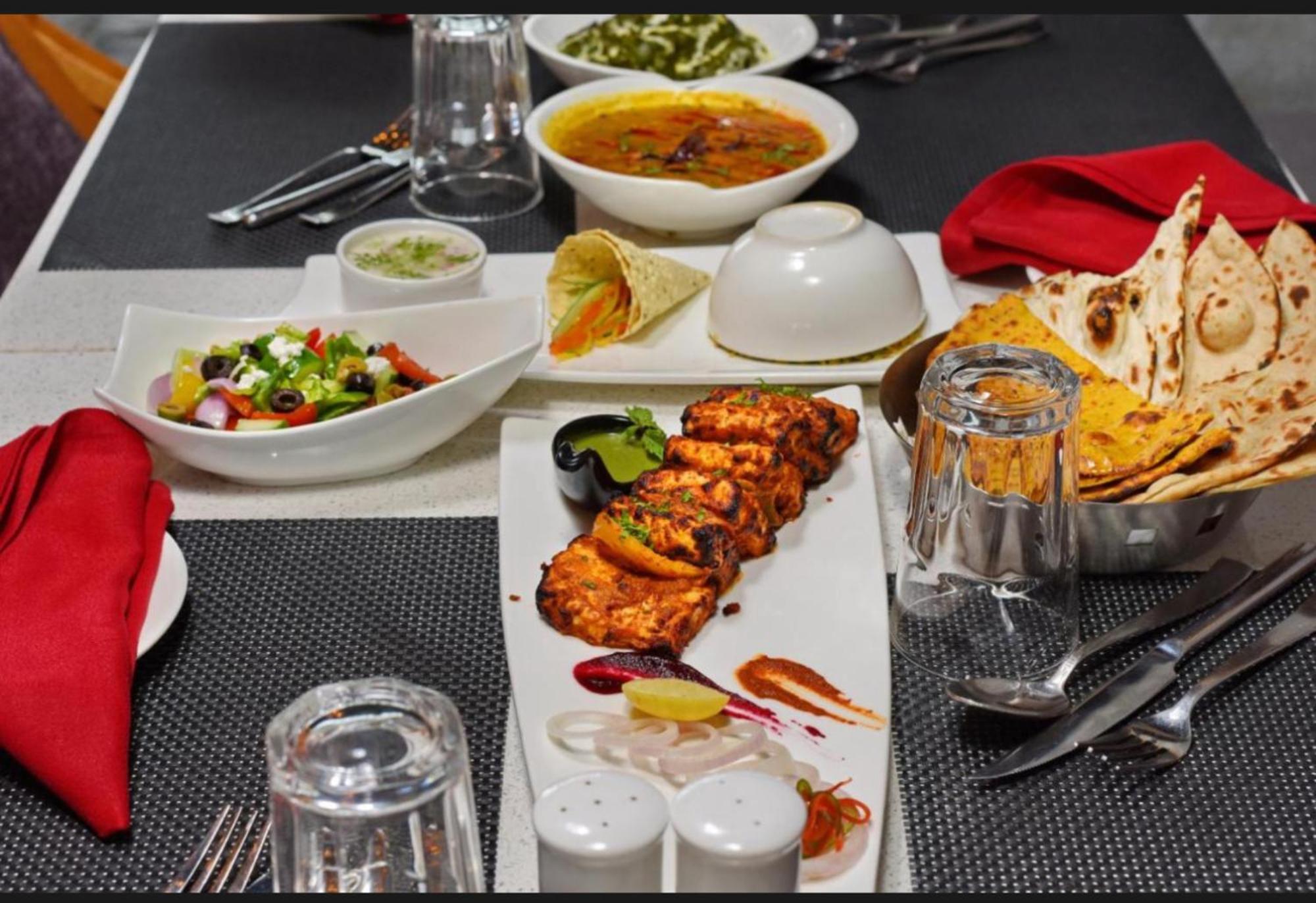The Natraj Yes Please -New Delhi Hotel Eksteriør billede